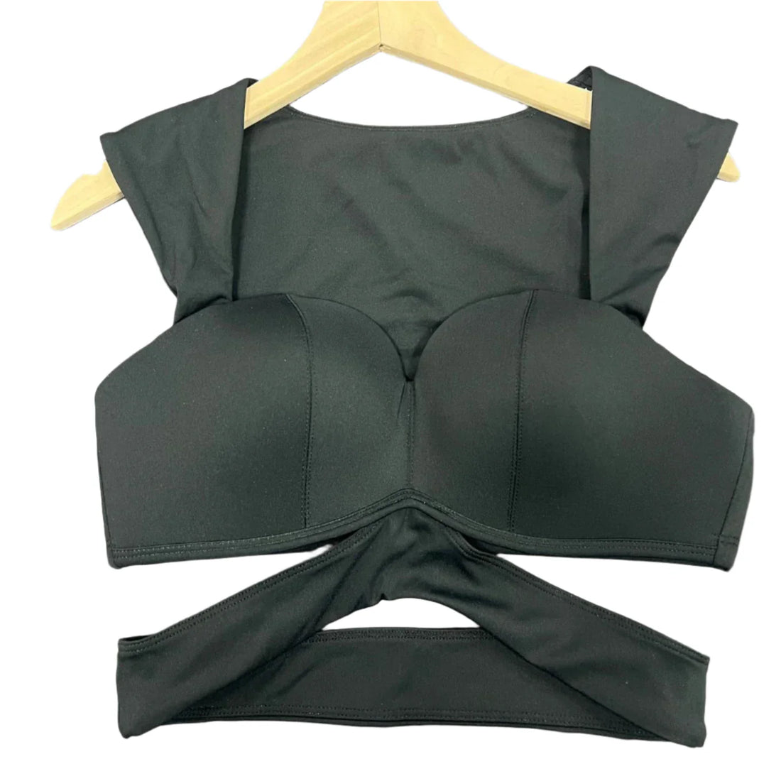 Amira Luxe Sports Bra: Elevate Your Fitness in Style
